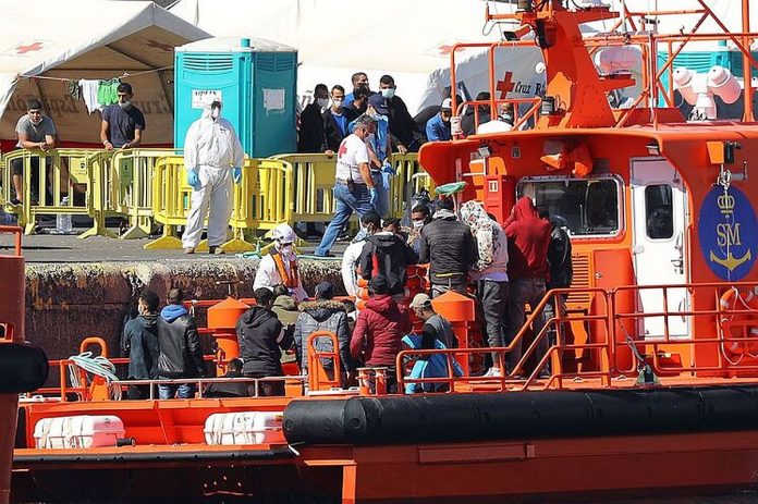 Per pastarasias tris dienas Kanaru salas pasieke 375 nelegalus imigrantai